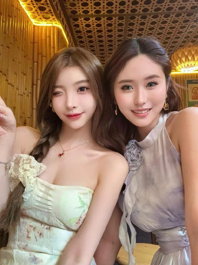 爱x死x机器人 封面