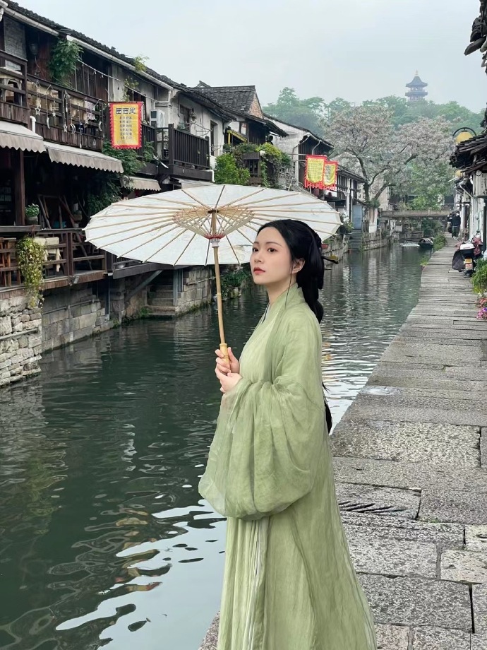 含泪活着 封面