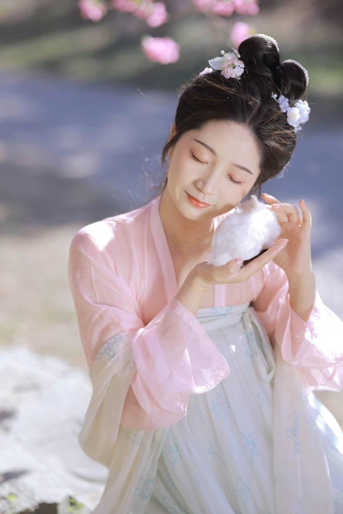 坚如磐石 封面