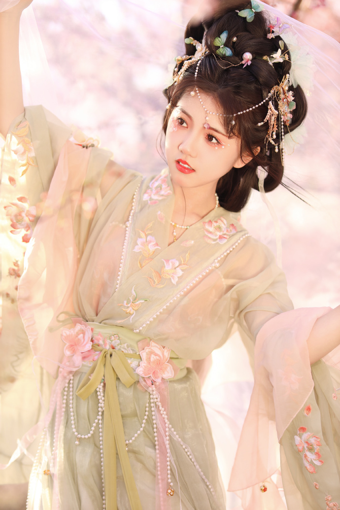 暗花 封面